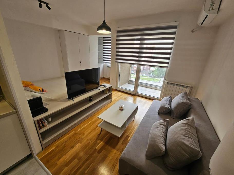 Milo Apartment Skopje Buitenkant foto