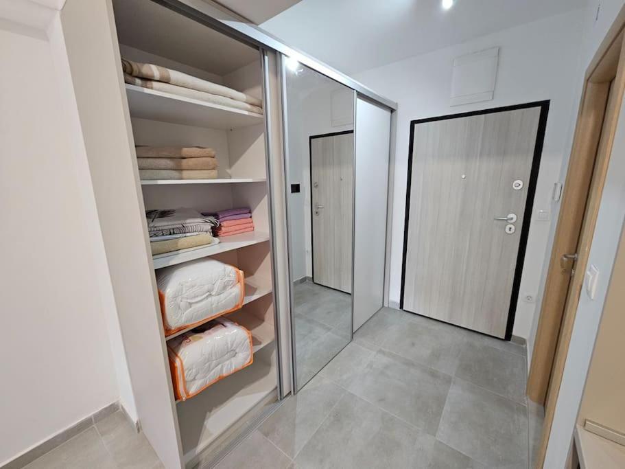 Milo Apartment Skopje Buitenkant foto