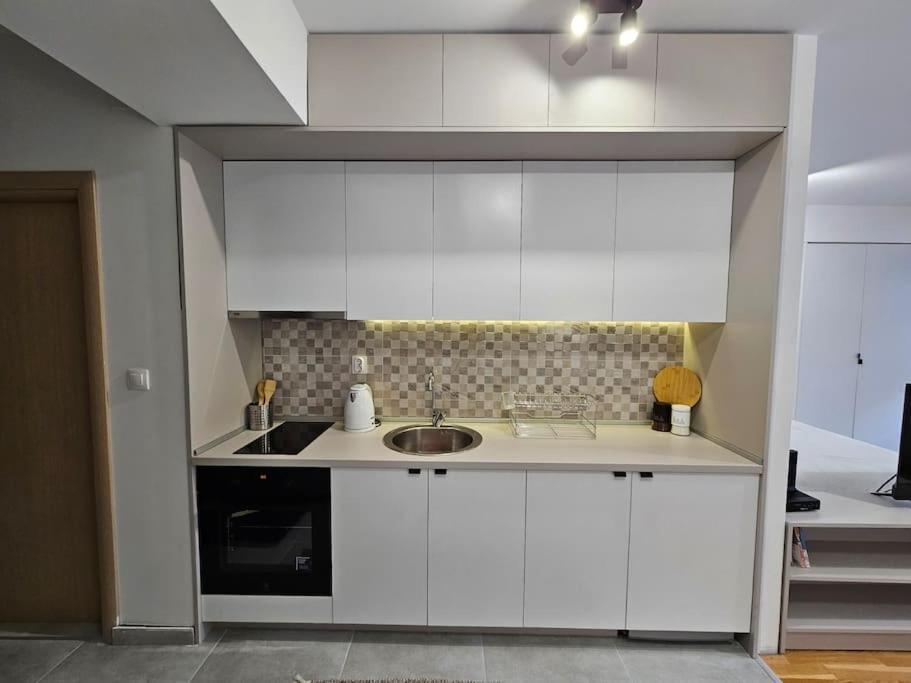 Milo Apartment Skopje Buitenkant foto