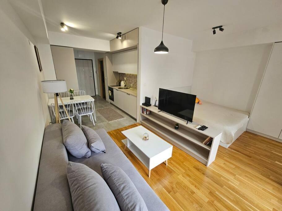 Milo Apartment Skopje Buitenkant foto