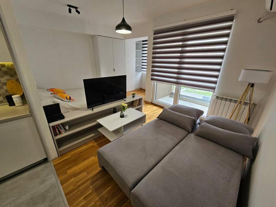 Milo Apartment Skopje Buitenkant foto