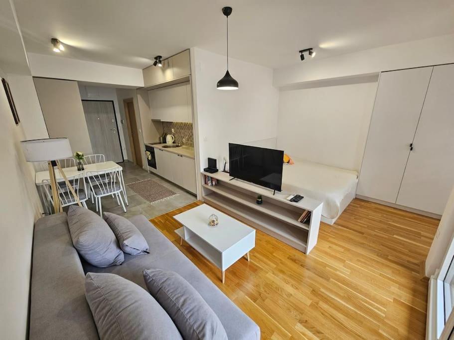 Milo Apartment Skopje Buitenkant foto